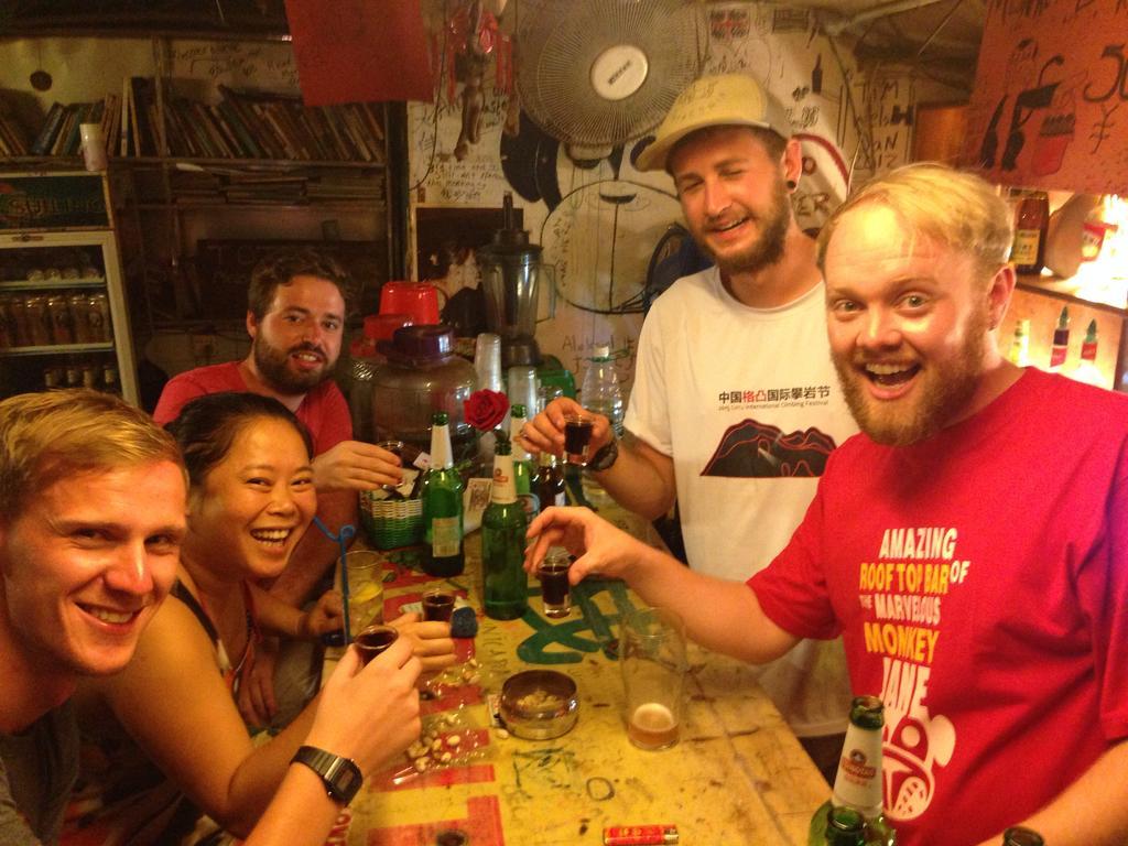 Monkey Jane'S Guesthouse Yangshuo Buitenkant foto